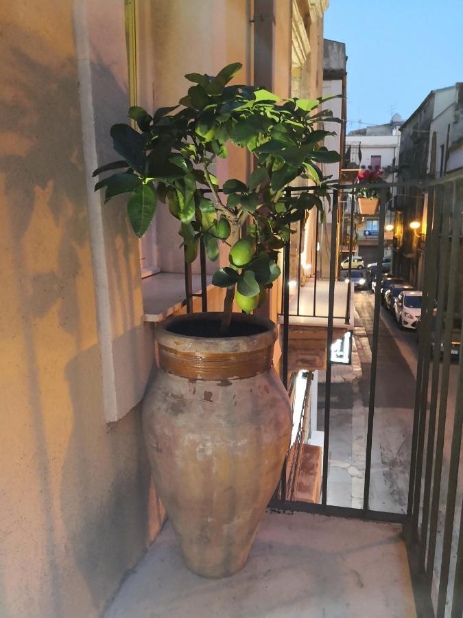 Palazzo Gioffre Gela Bagian luar foto
